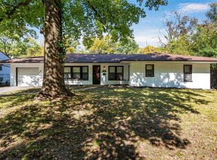 821 Robert Ave, Saint Louis, MO 63135