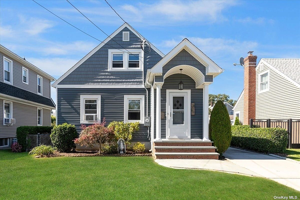 305 Nassau Boulevard, Mineola, NY 11501 Zillow
