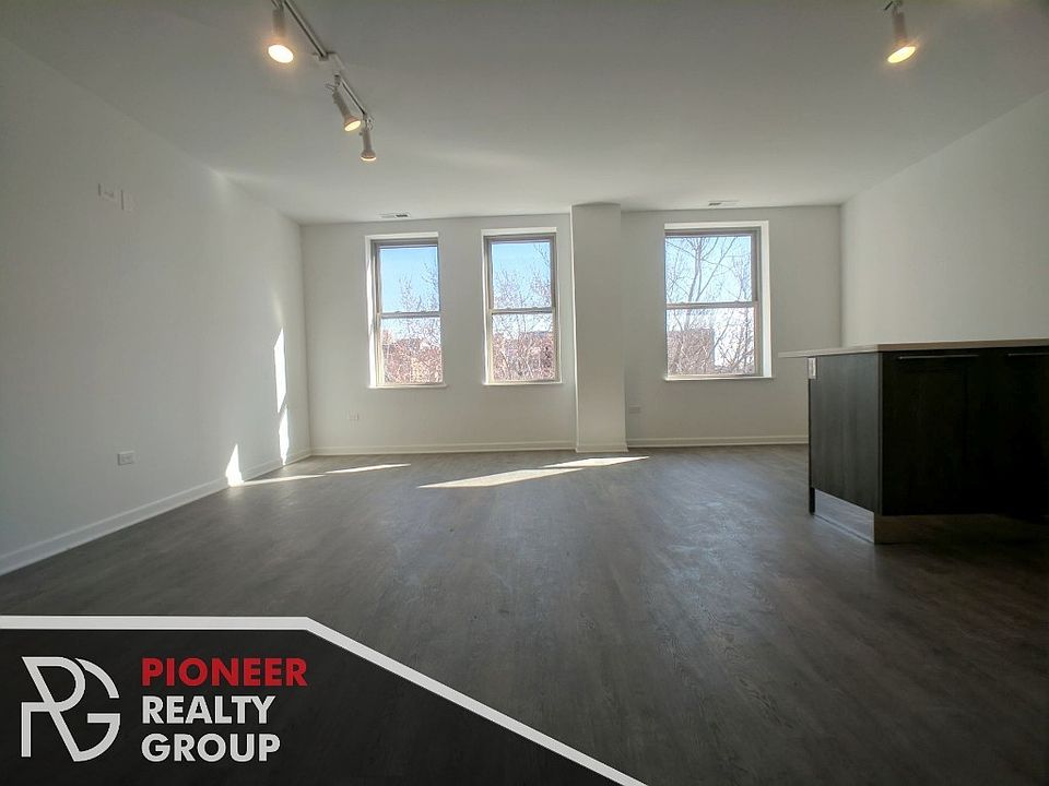 1st image of 940 W Winona St #940601