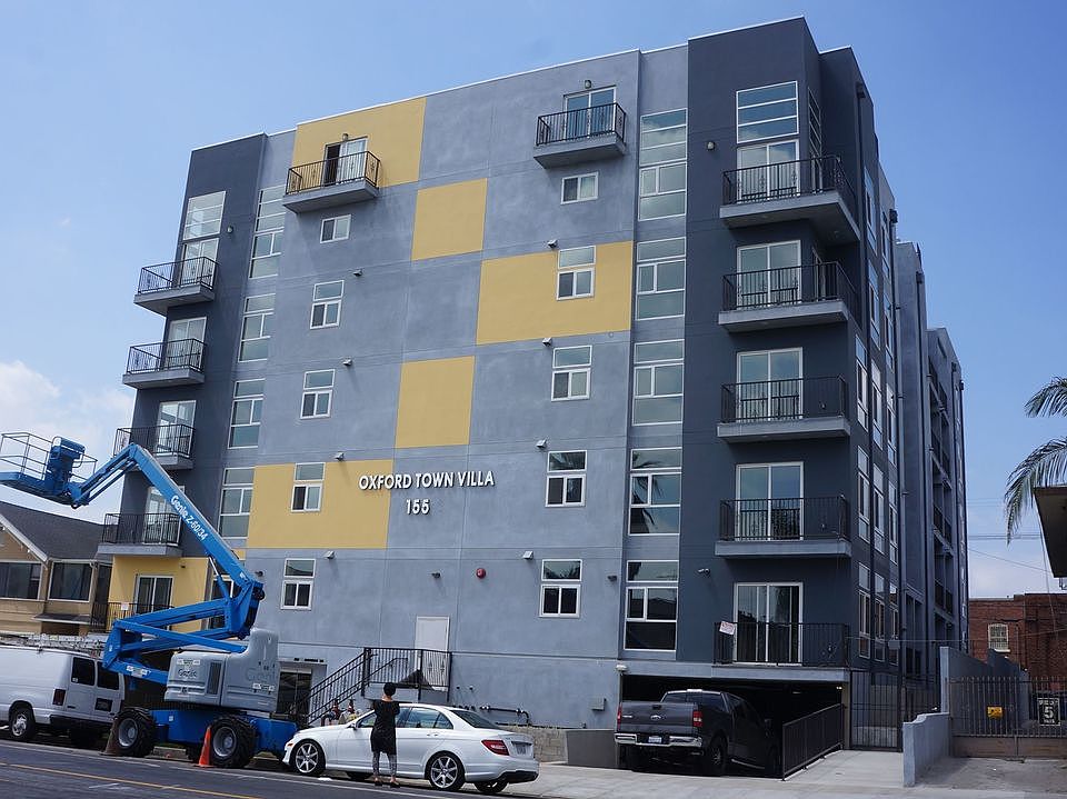 1st image of 155 S Oxford Ave APT 204