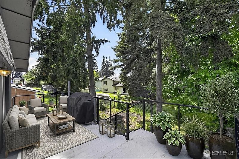 5th image of 16818 21st Avenue Ct E