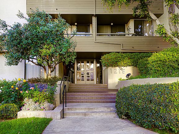 3rd image of 1215 N Olive Dr APT 302