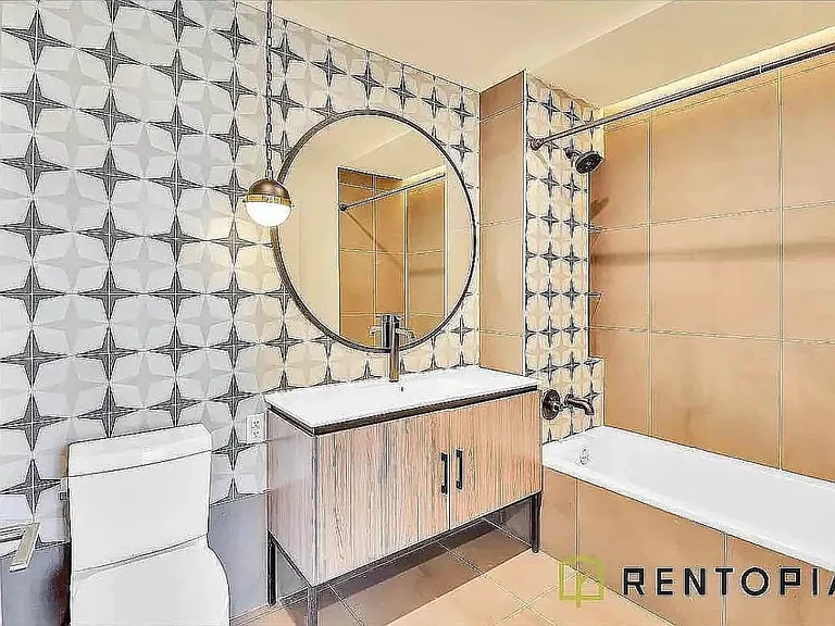 340 Evergreen Ave #303 — Photo 7