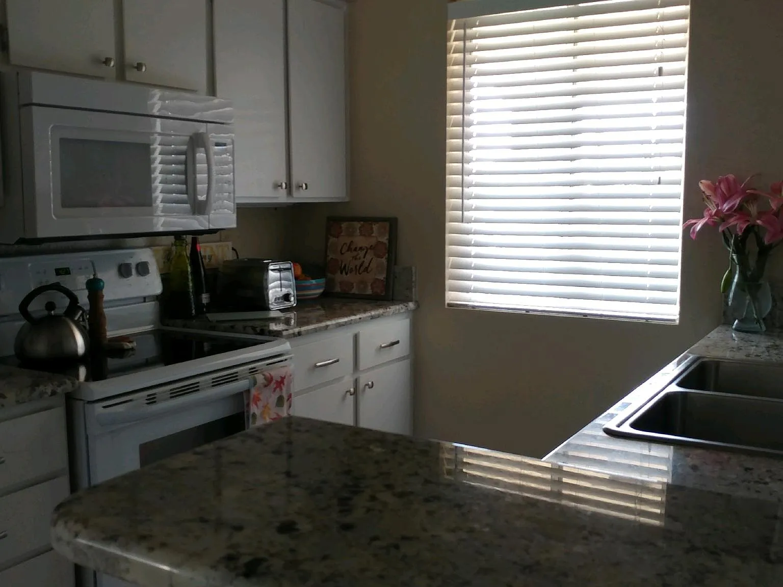 3175 Shoshone Dr — Photo 3