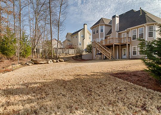 4th image of 205 Briarsweet Way