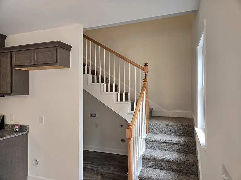 308 Pearson St N — Photo 12