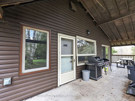 5th image of 1223 Long Lake Rd
