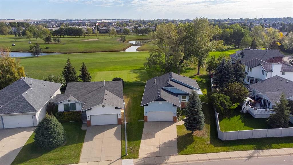 404 W Woodside Dr NW