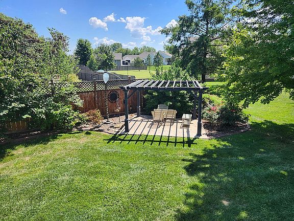 Pergola w/stamped concrete