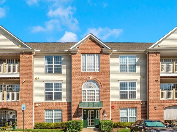 2502 Hemingway Dr #2-2D, Frederick, MD 21702