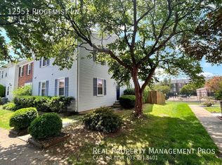 12951 Ridgemist Ln, Fairfax, VA 22033