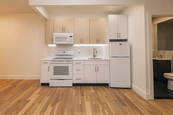 Rented by Nooklyn NYC LLC | media 56