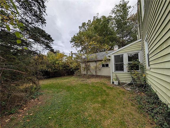 3rd image of 434 Warren Ave