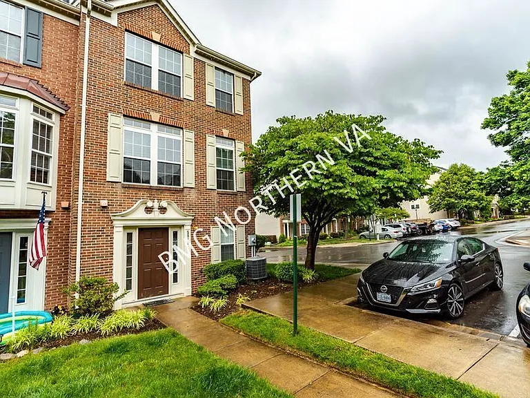 5819 Pearson Ln — Photo 2