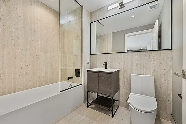 Bathroom, photo 1