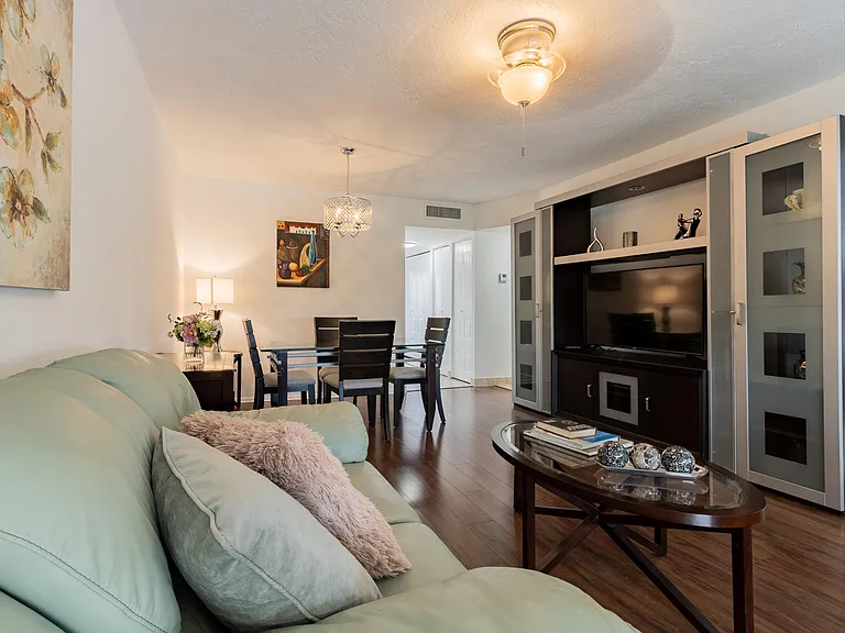 2811 Somerset Dr #412 — Photo 7