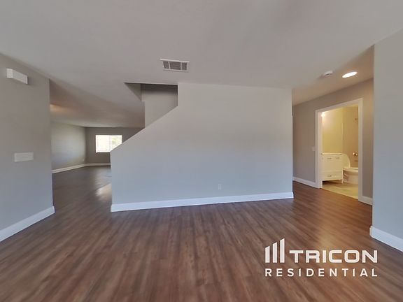 3rd image of 13052 Cerritos Ct