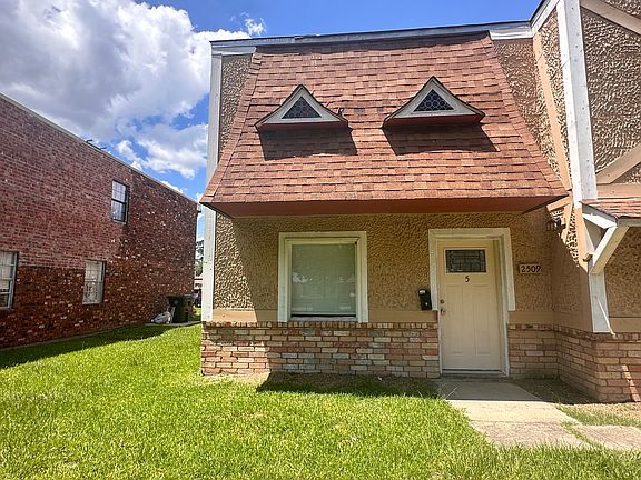 2nd image of 2509 Oak Park Blvd