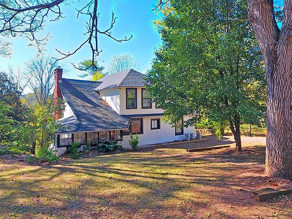 4th image of 14 Highland Way Ln