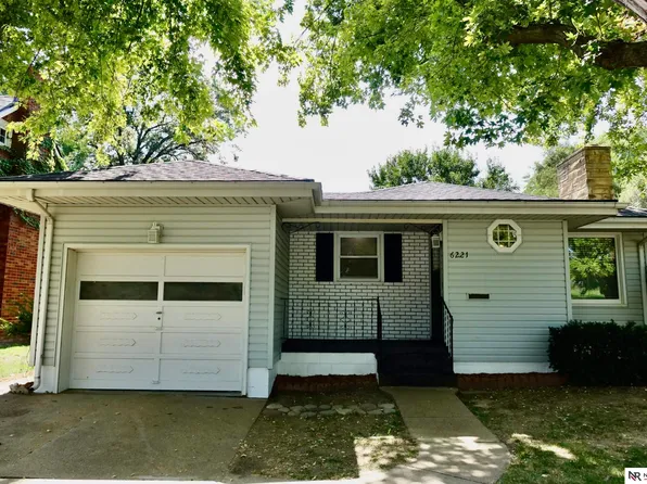 6221 Pacific St, Omaha, NE 68106