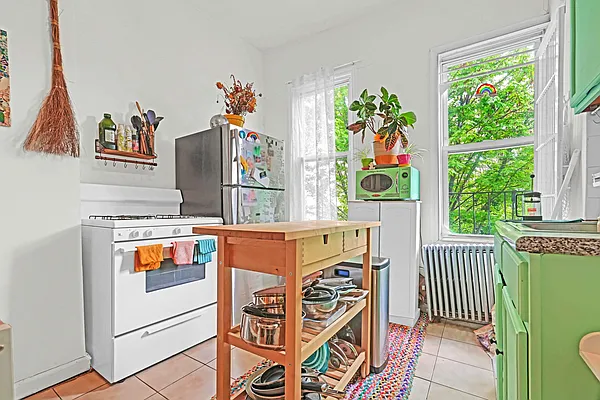 Rented by Brownstone Property Group | media 2