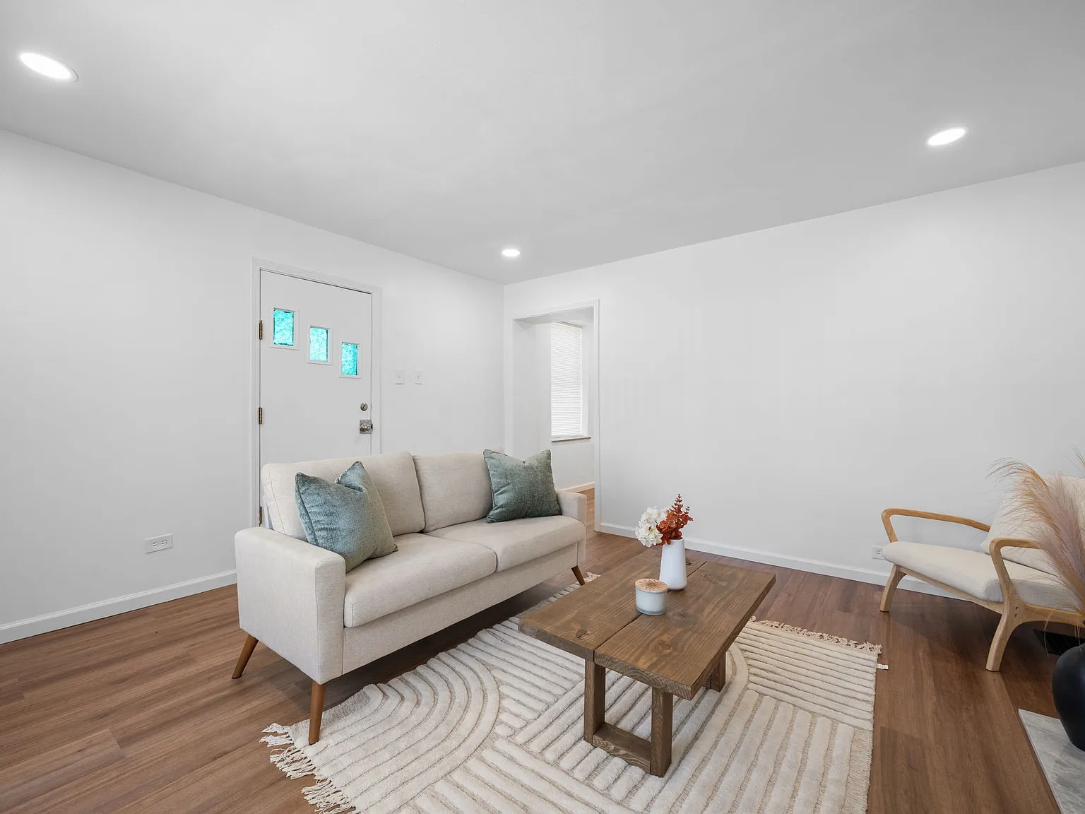 2 bed, 2118 sqft, $1,950 — Photo 3
