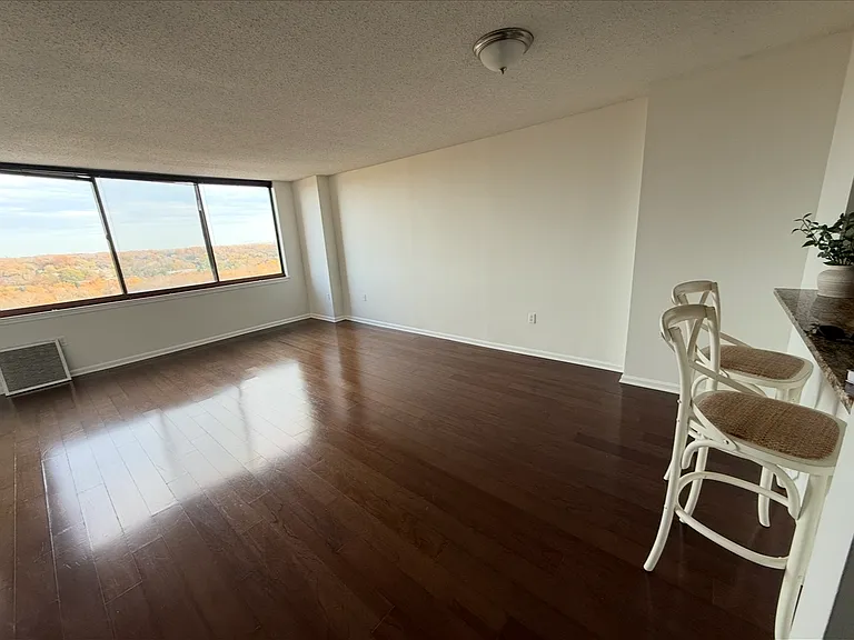 10101 Grosvenor Pl #2008 — Photo 24