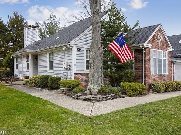 18 Mohawk Trl, Branchburg, NJ 08876