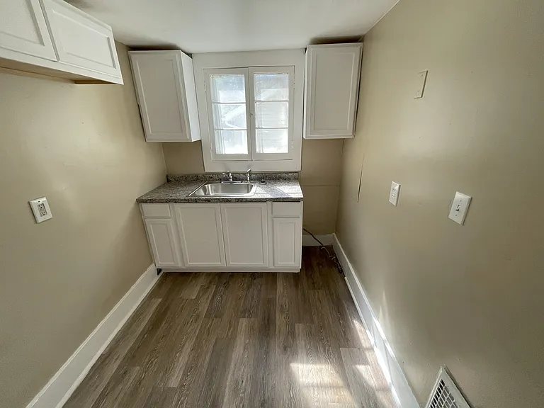 112 Winterroth St #UP — Photo 7