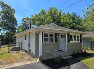 124 Eleanor Ave, Mastic, NY 11950