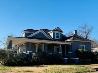 407 E 6th St, Cameron, TX 76520
