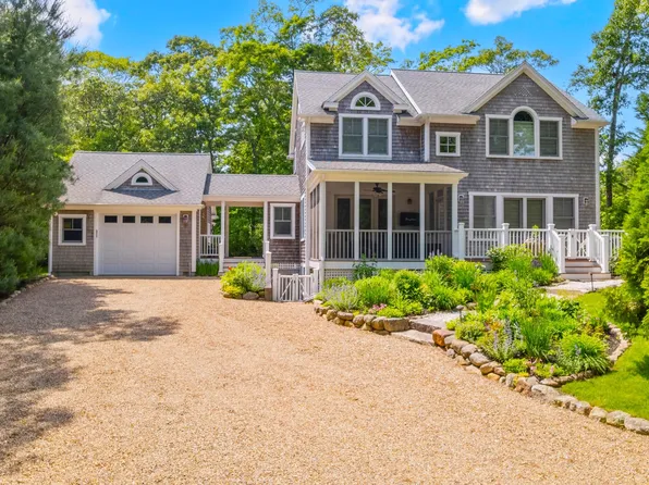 174 Tashmoo Ave, Tisbury, MA 02568