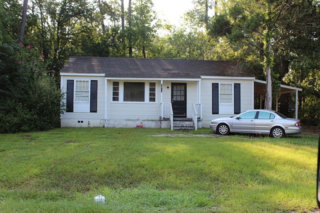 1st image of 2415 Oxford Dr