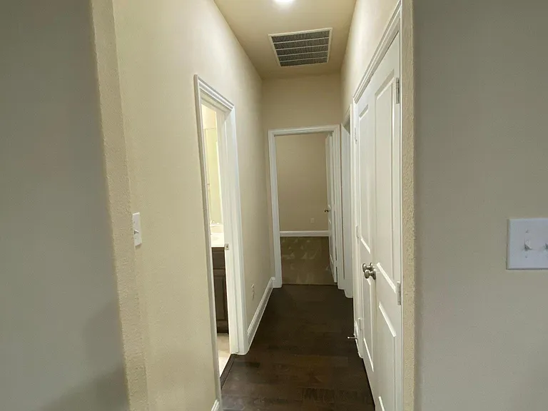 15517 Pioneer Bluff Trl — Photo 13
