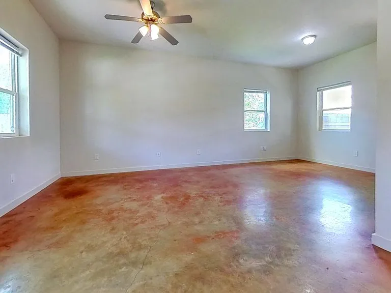 209 Jackman St — Photo 4