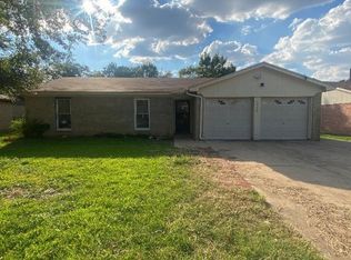 1528 Warren Ln, Fort Worth, TX 76112