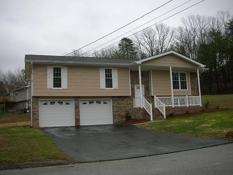 1st image of 438 Sandlewood Dr