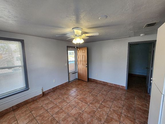 3rd image of 409 1/2 S Peninsula Ave