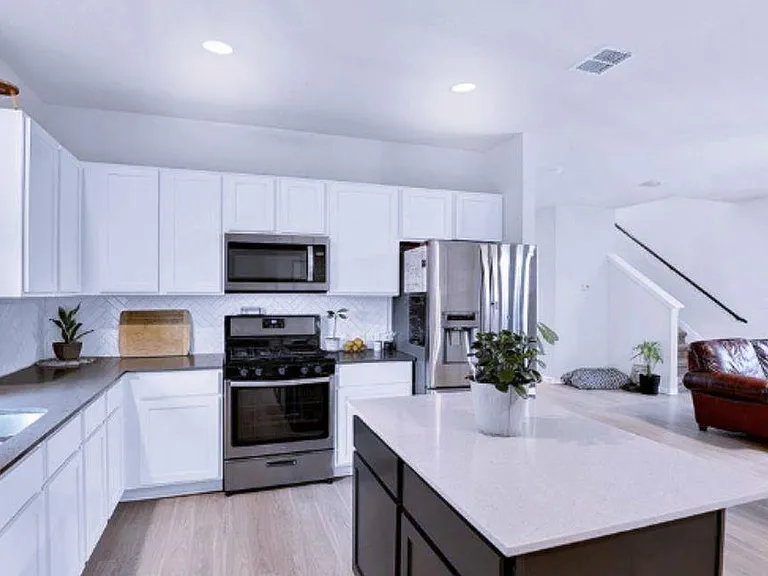 206 Mossycup Dr — Photo 9