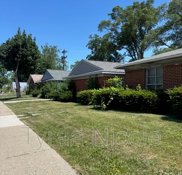 12930 Southfield Service Dr — Photo 2