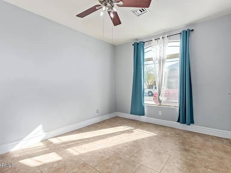 8406 W Pioneer St — Photo 18