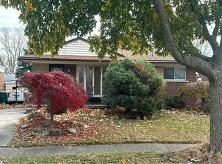 24524 Ridgecroft Ave, Eastpointe, MI 48021