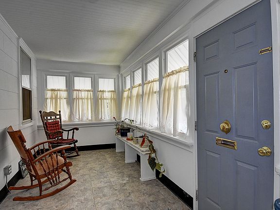 4th image of 3722 Craven Cir