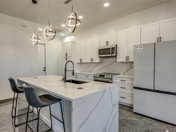 4th image of 2121 Coral Point Dr
