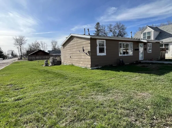 1037 Ohio St, Chinook, MT 59523