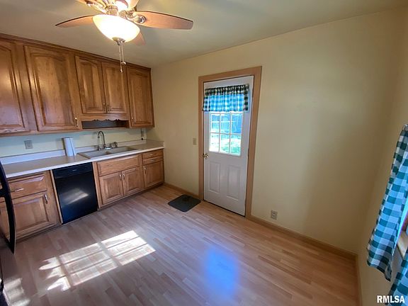 5th image of 1404 Illinois St