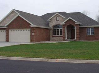 1009 Peonies Dr, De Pere, WI 54115