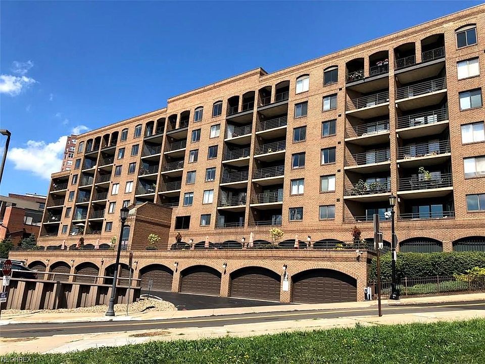 1st image of 1444 W 10th St APT 204