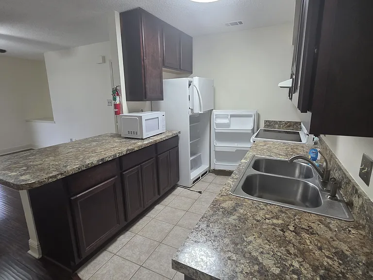 4780 Pontchartrain Dr #117 — Photo 4