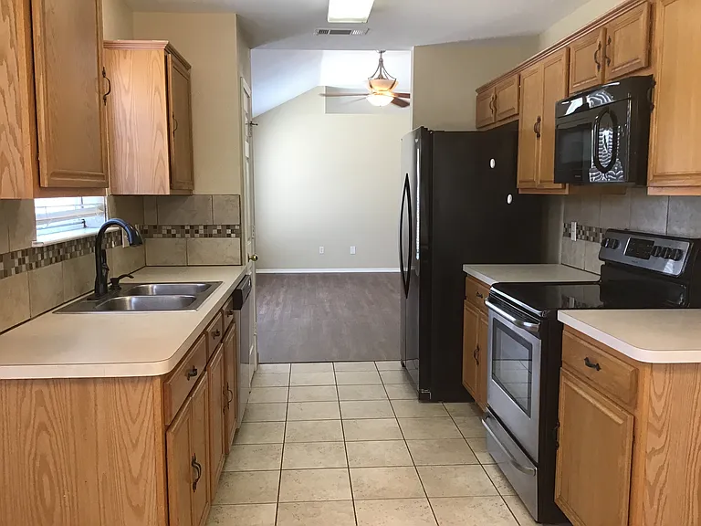 1325 Misty Dr — Photo 2